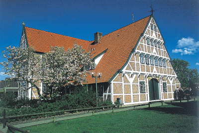 Haus mit Bluete